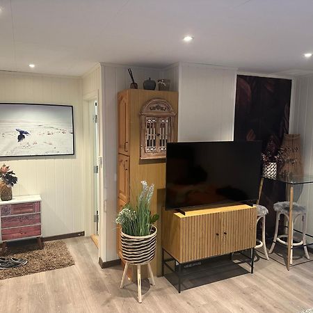 Downtown Historical House With Renovated Apartments Ålesund Exterior foto